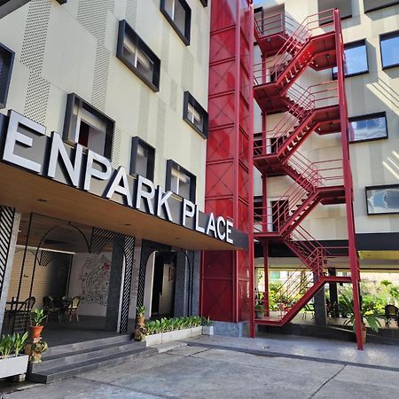 Penpark Place Банкок Екстериор снимка