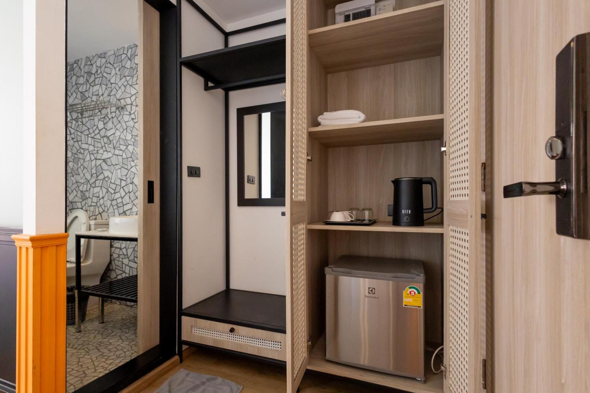 Penpark Place Банкок Екстериор снимка